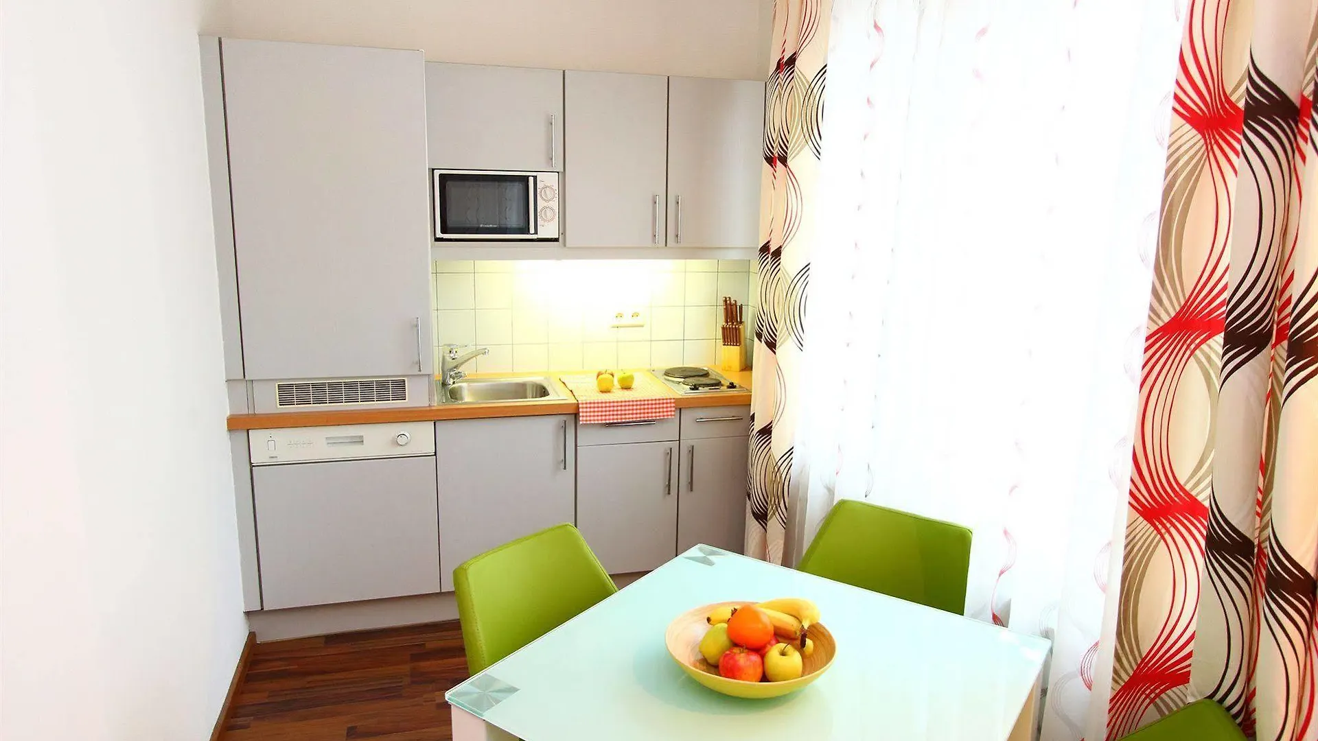 Checkvienna - Apartment Rentals Vienna 0*,